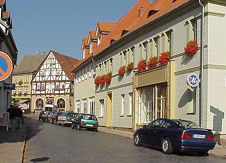 Deutschland Thüringen Bad Frankenhausen  Marktplatz im Ort